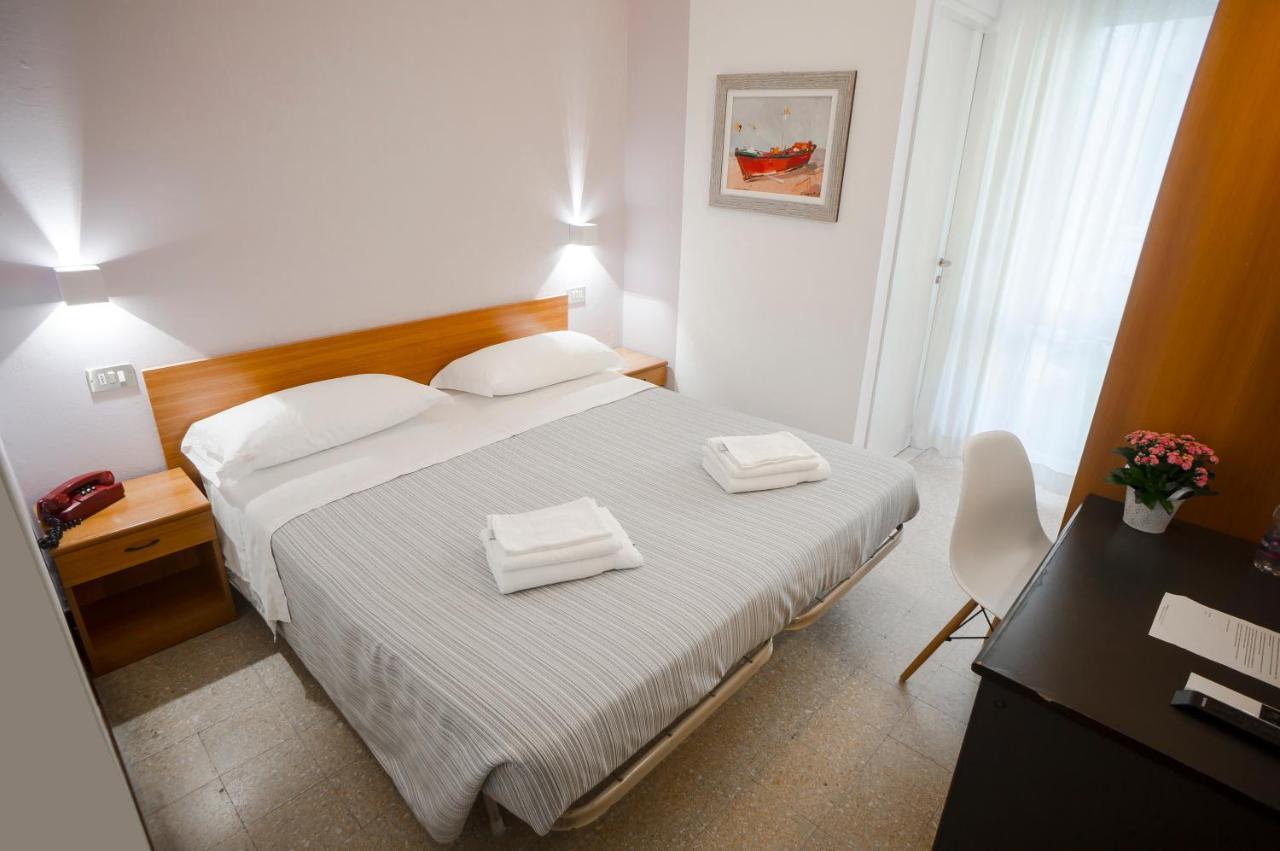 Hotel Mon Pays Rimini Eksteriør billede